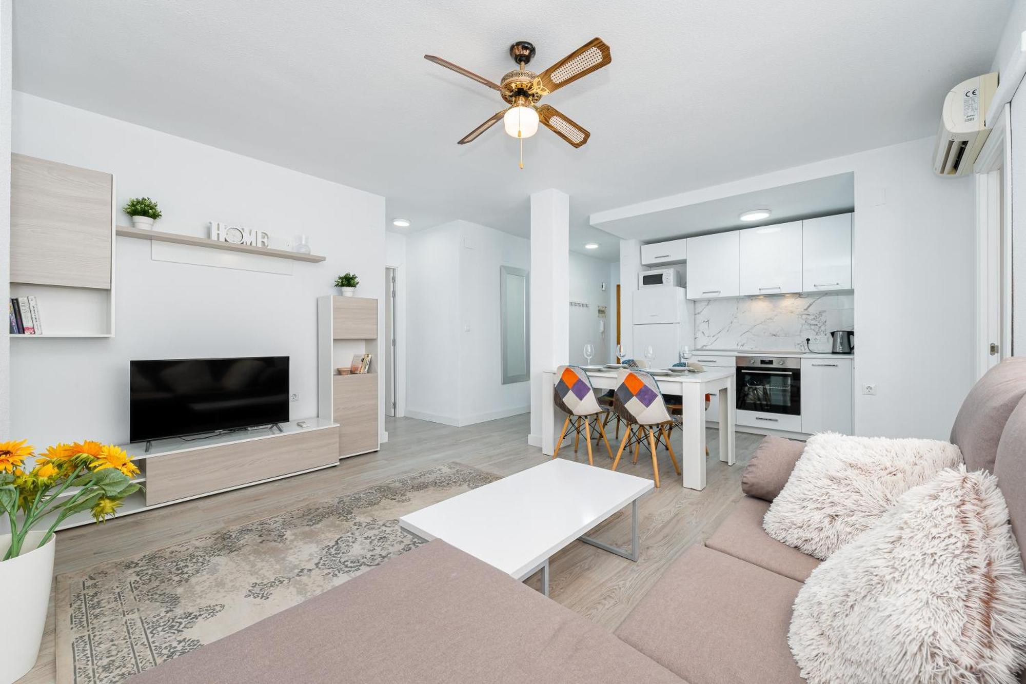 Apartamento En Centro Торевиеха Екстериор снимка